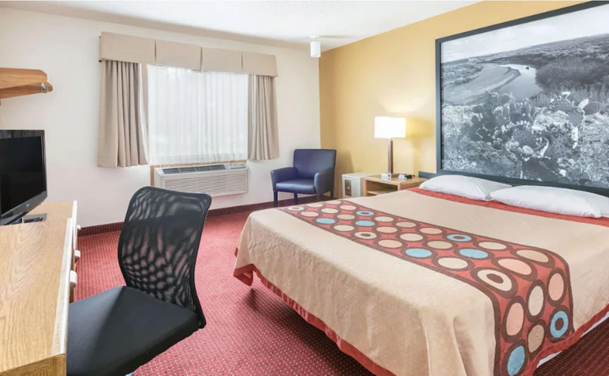 Super 8 By Wyndham Grapevine/Dfw Airport Northwest Hotel Bagian luar foto