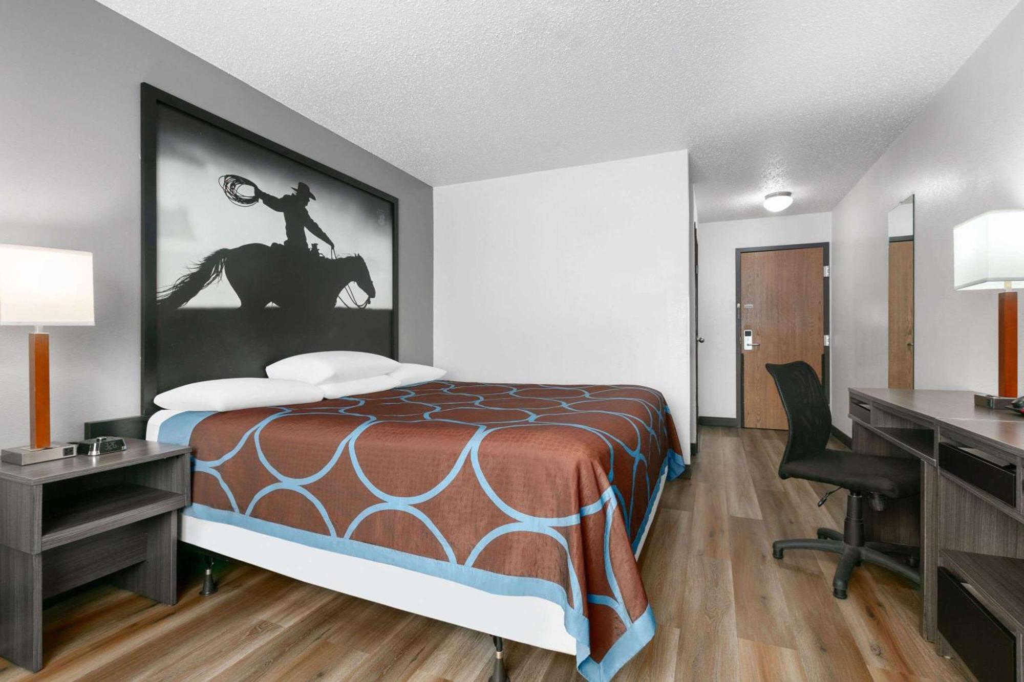 Super 8 By Wyndham Grapevine/Dfw Airport Northwest Hotel Bagian luar foto